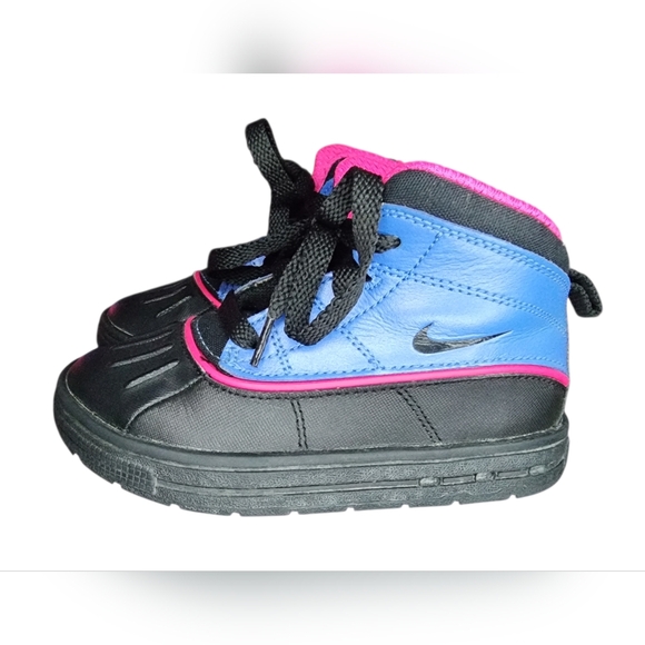 Nike ACG Other - Nike ACG Woodside 2 High Boots, Girls 9C